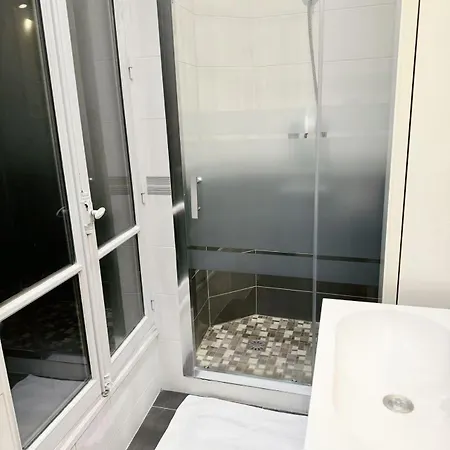 Apartment Elysees Charm Paris