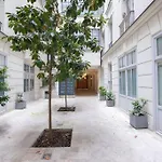 Daire Elysees Charm Paris