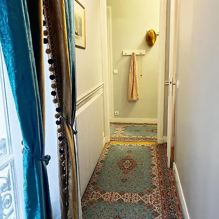 Elysees Charm Apartamento *