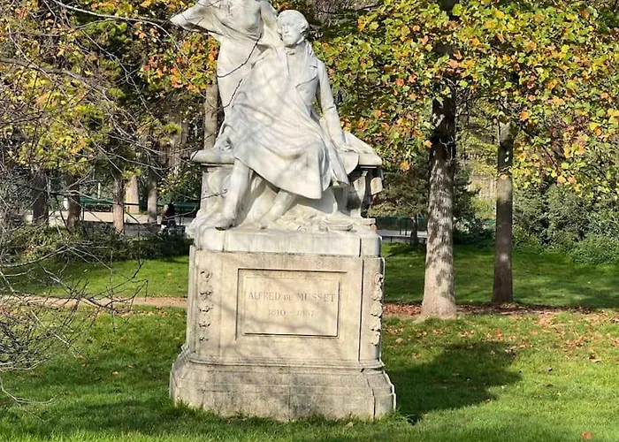 Elysees Charm דירה