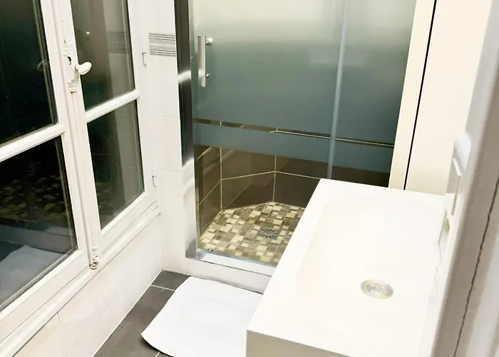 Elysees Charm Apartment