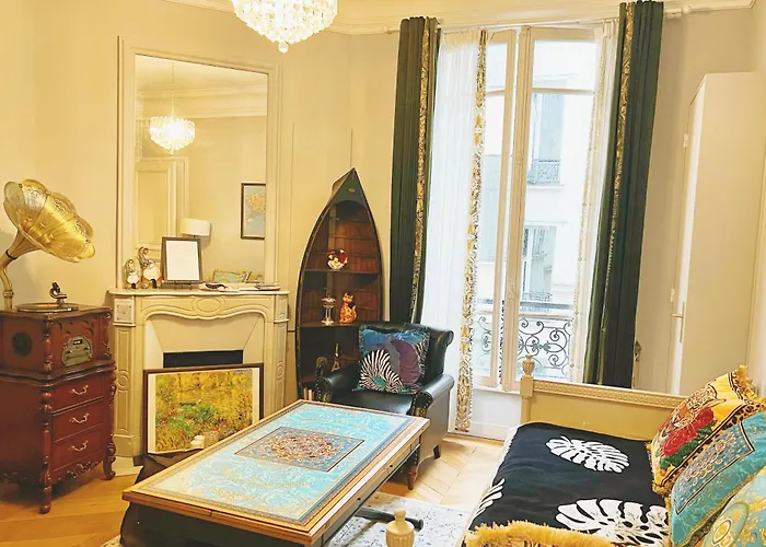 Elysees Charm Apartment