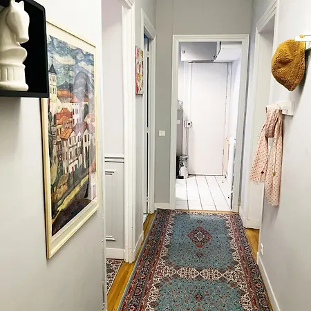 Appartement élysées Charm *